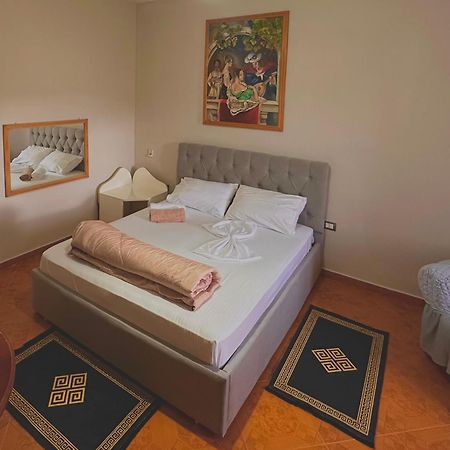 Hotel Belind Berat Luaran gambar