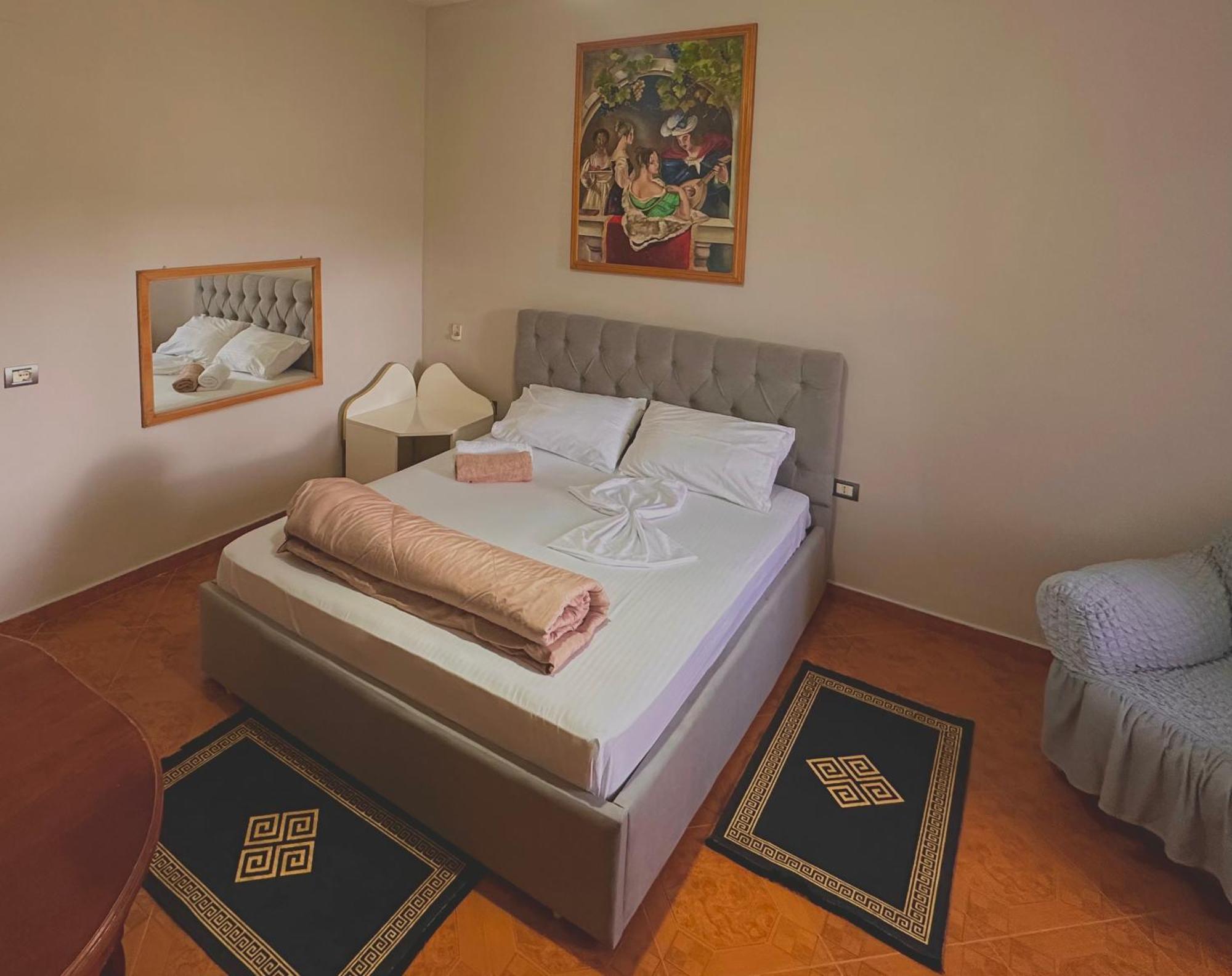 Hotel Belind Berat Luaran gambar