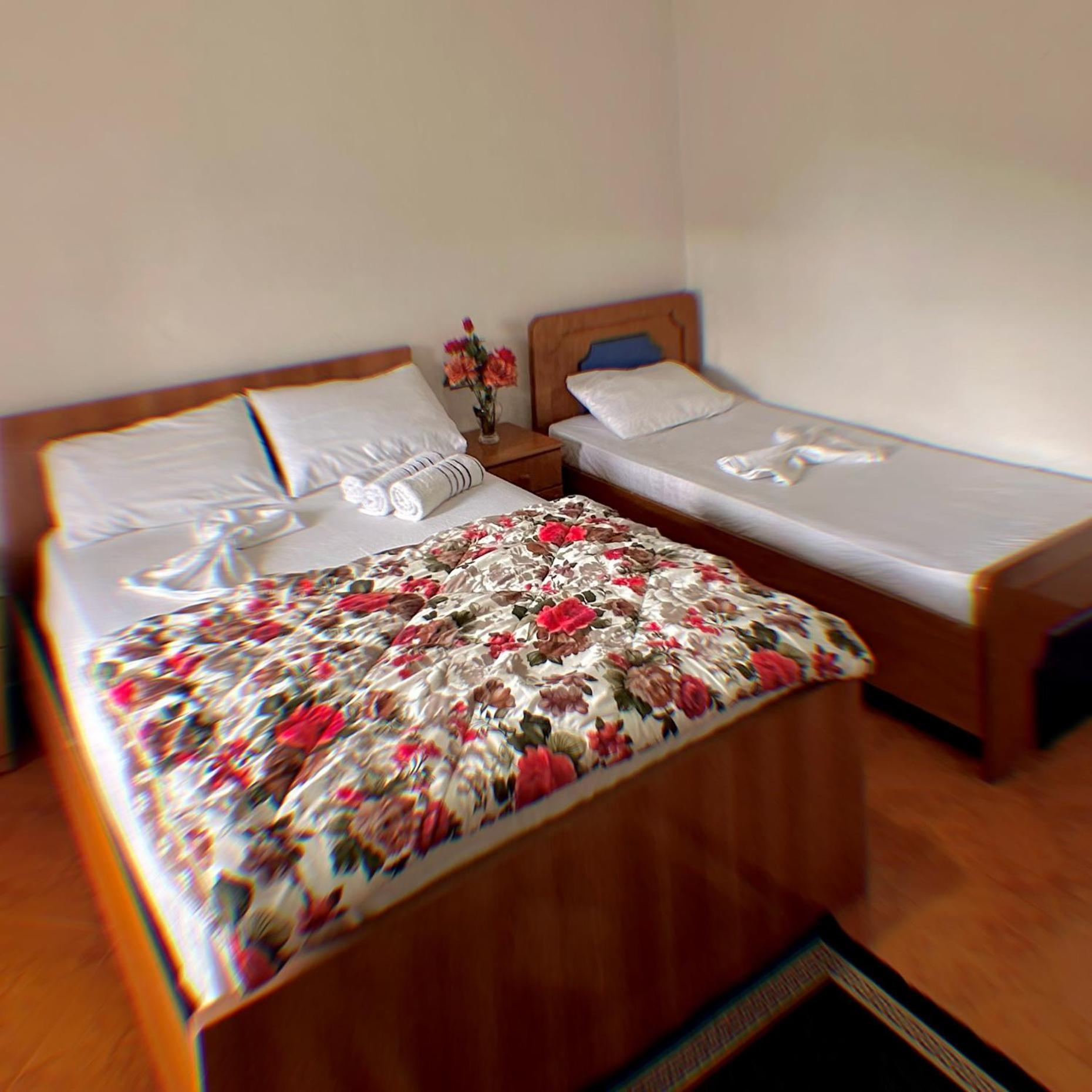 Hotel Belind Berat Luaran gambar