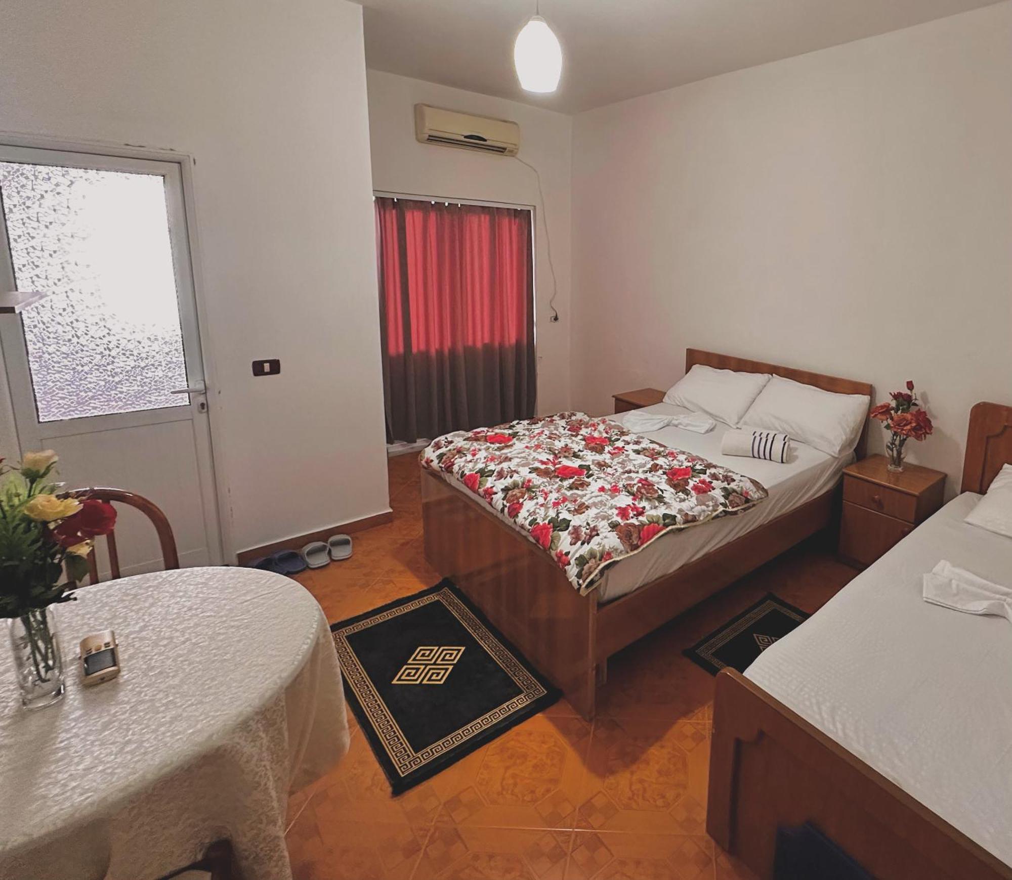 Hotel Belind Berat Luaran gambar