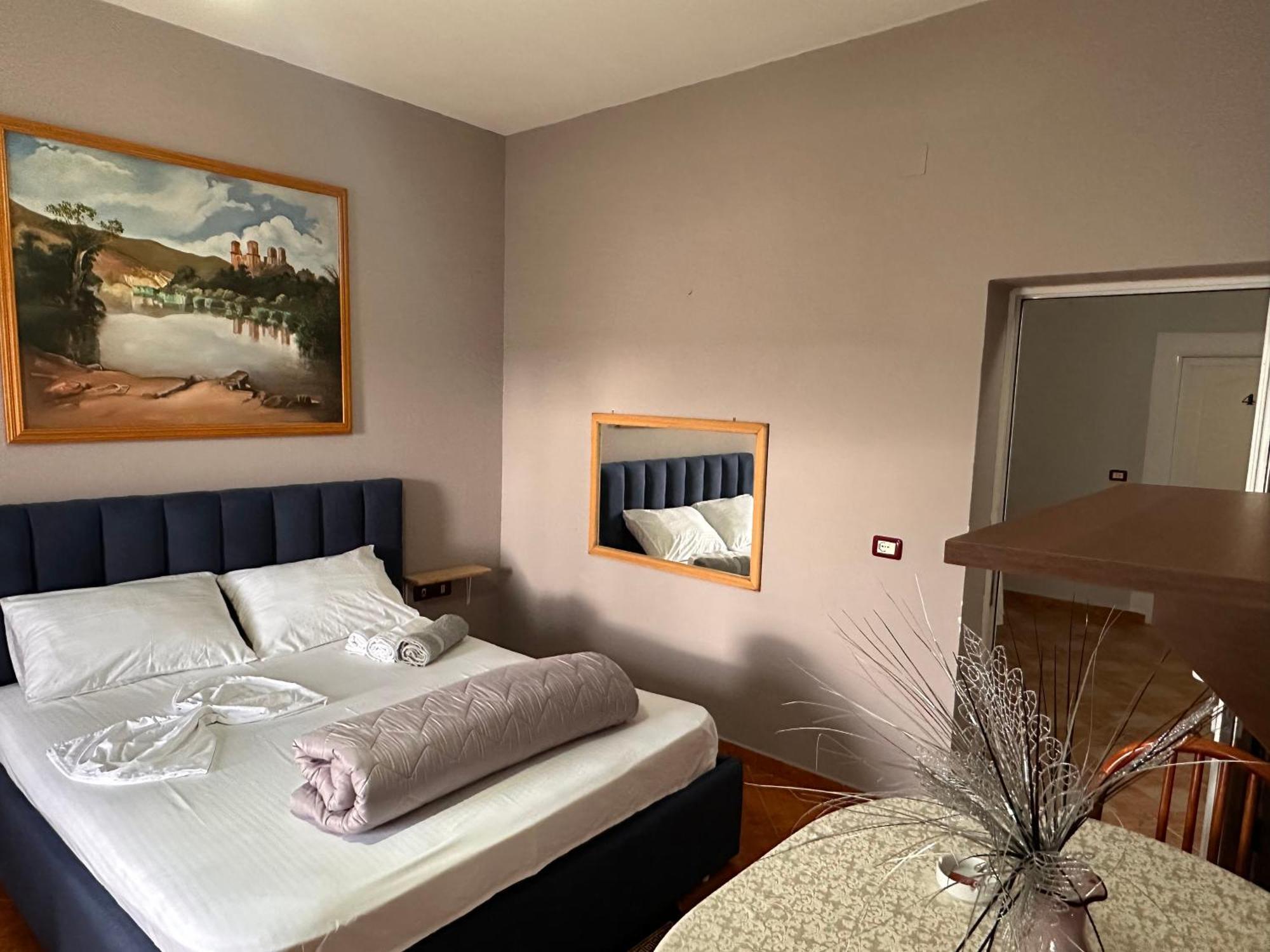 Hotel Belind Berat Luaran gambar