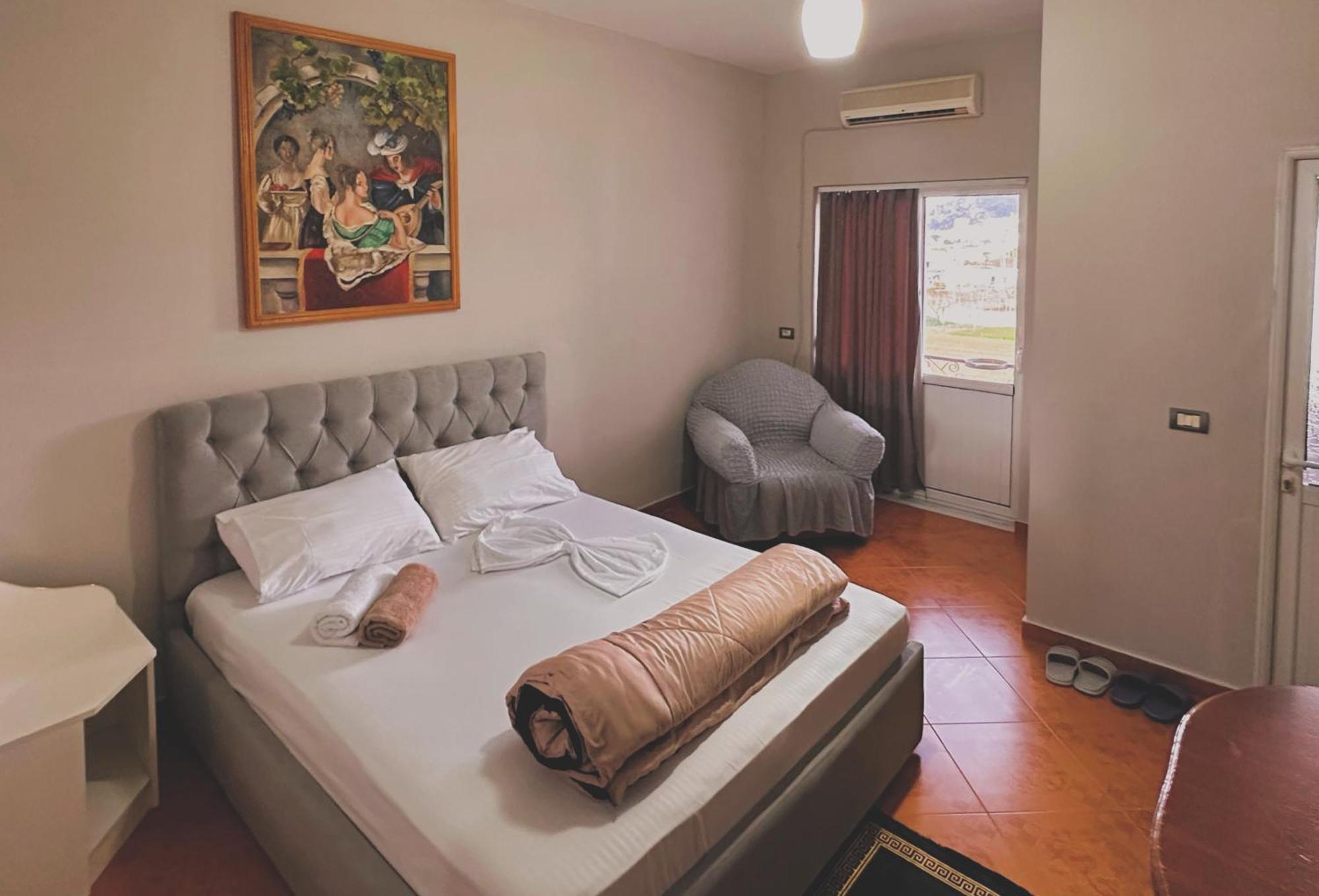 Hotel Belind Berat Luaran gambar