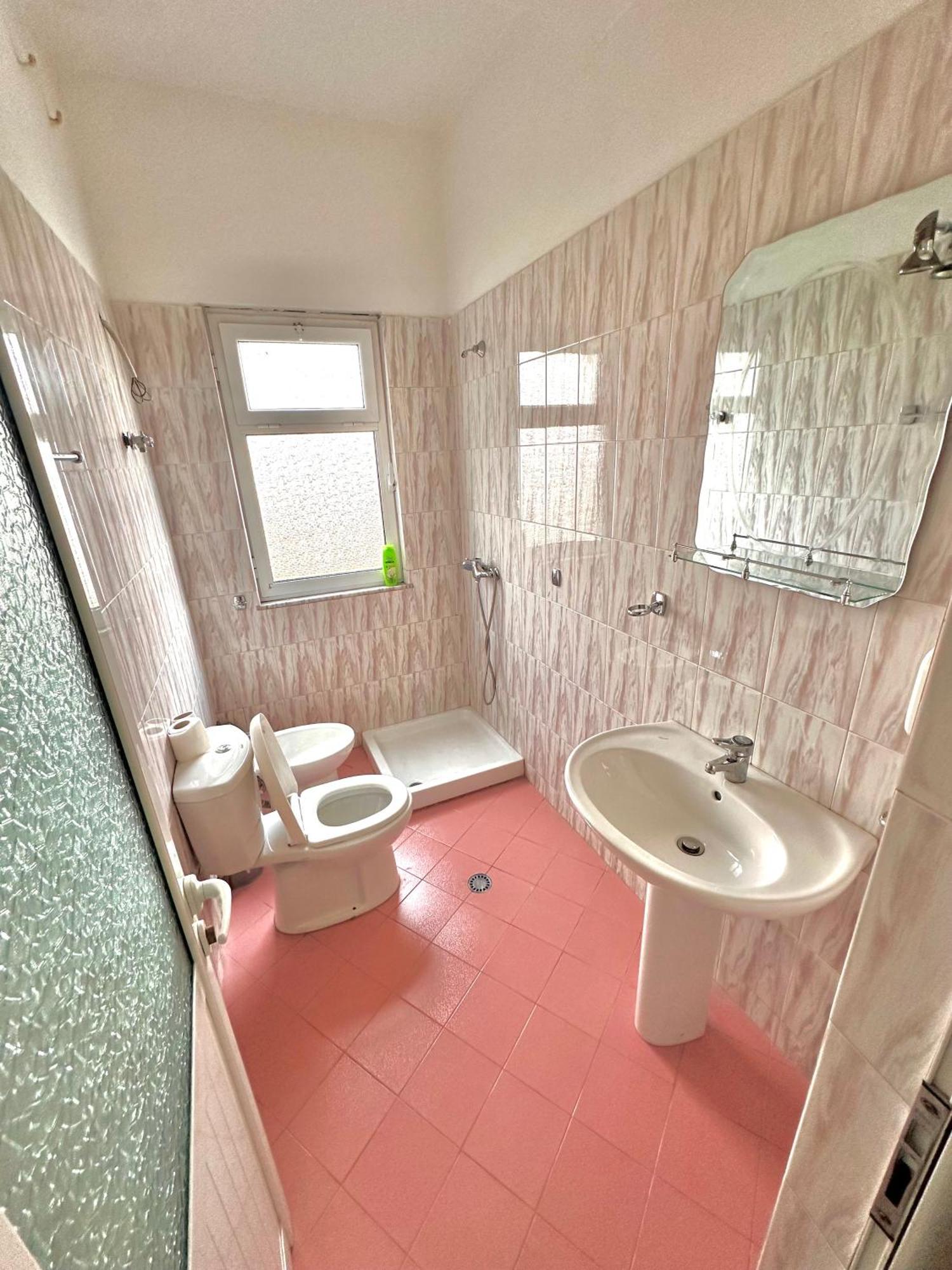 Hotel Belind Berat Luaran gambar